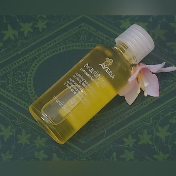 Aveda Beautifying Composition Oil Uplifting Aromatic Oil for Body, Bath, & Scalp - Picture 6 of 6